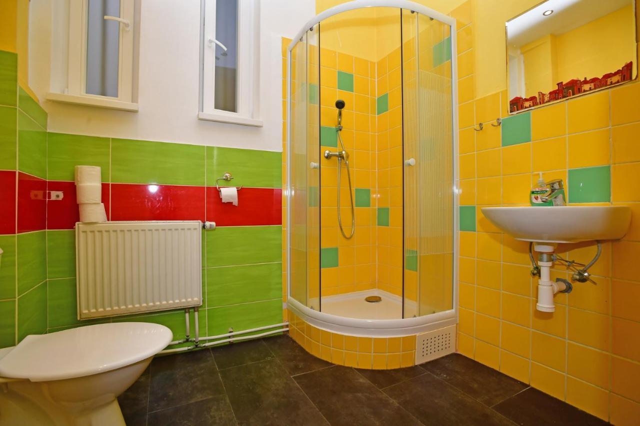 Benedikt City Center Hostel ปราก ภายนอก รูปภาพ