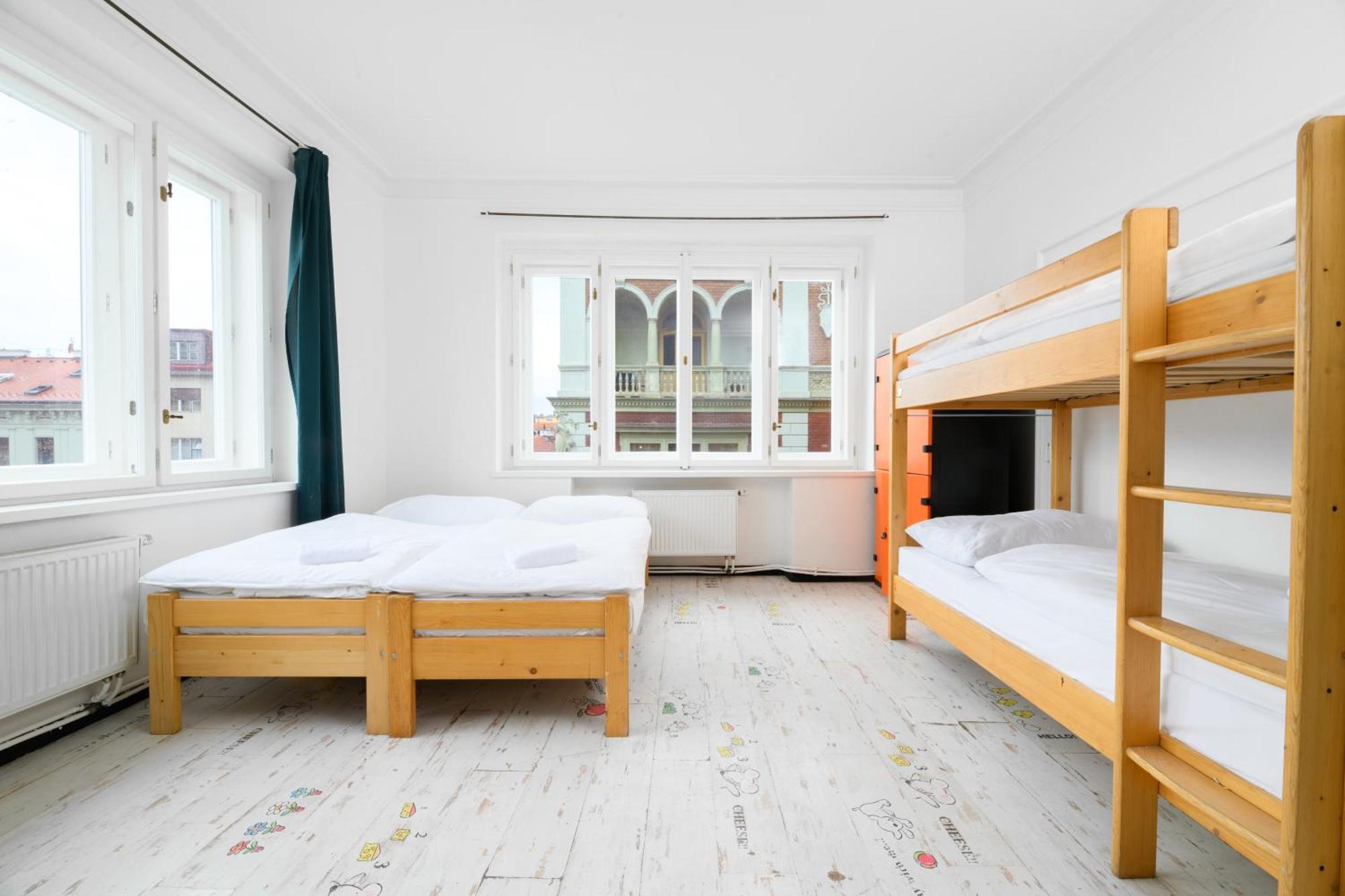 Benedikt City Center Hostel ปราก ภายนอก รูปภาพ